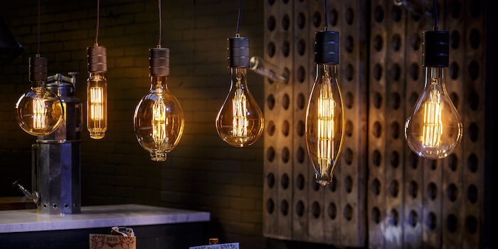 Placez de superbes accents lumineux avec des ampoules à filament... Placez de superbes accents lumineux avec des ampoules à filament...