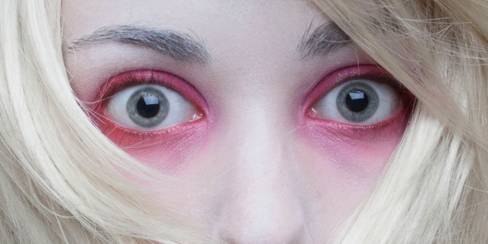 Technologie erhält eine Stimme. Das wirkt dann doch etwas unheimlich, wenn die eigenen Kopfhörer eine Diskussion beginnen. (Foto: Natalie Paquette) Technologie erhält eine Stimme. Das wirkt dann doch etwas unheimlich, wenn die eigenen Kopfhörer eine Diskussion beginnen. (Foto: Natalie Paquette)