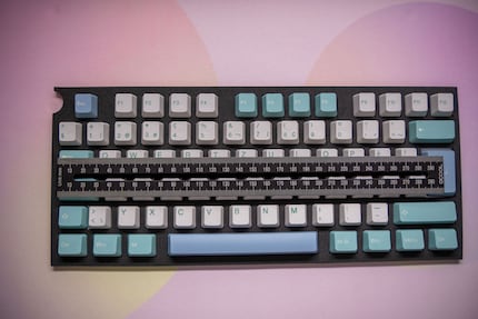 Hier ist die Welt noch in Ordnung: Die Buchstaben sind gleichmässig auf die Keycaps gegossen.