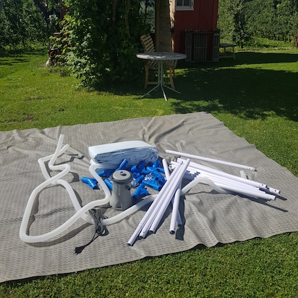 Gar nicht mal so viel Material für einen so grossen Pool denke ich mir.