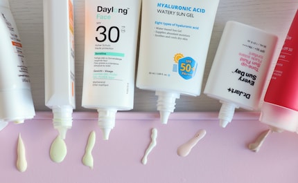 De gauche à droite : Kiehl’s, La Roche-Posay, Daylong, Isntree, Dr. Jart+, Paula's Choice.