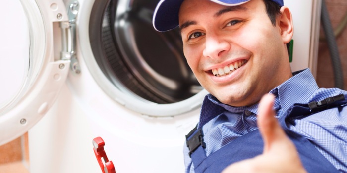 Es ist wirklich nicht einfach, ein gutes Bild zum Thema "Installation und Montage" zu finden. "Daumen hoch!"