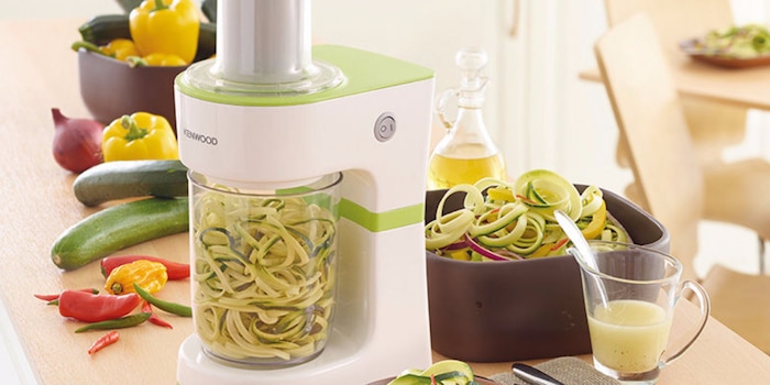 Coupe-légumes à spirale avec 3 embouts contre la monotonie dans votre assiette. Coupe-légumes à spirale avec 3 embouts contre la monotonie dans votre assiette.