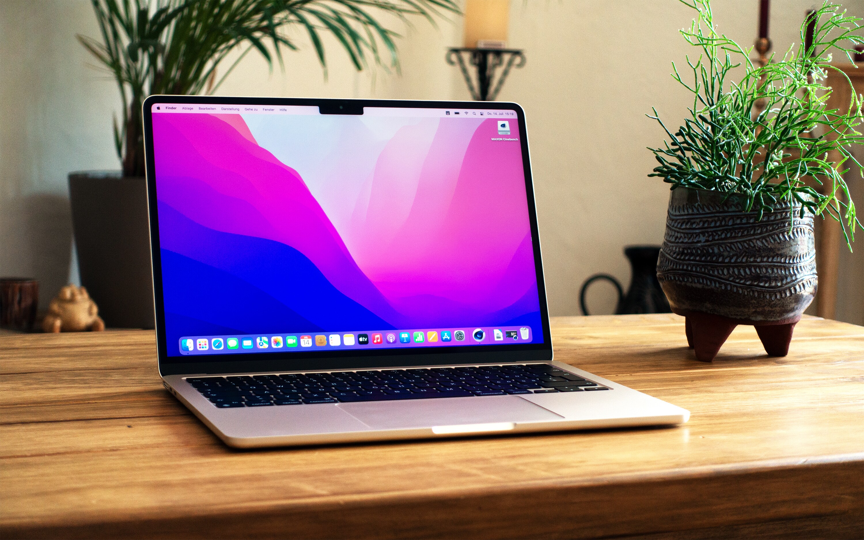 Apple MacBook Air M2 review – is it really that «magical