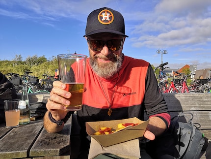 Currywurst and beer.