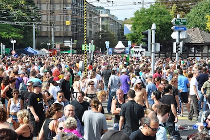 In the crowds, you need the right footwear and a theft-proof bag.