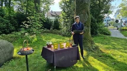 Ritualleiterin Michaela Tobler sagt: «Hinterbliebene werden von der Anteilnahme der Gemeinschaft getragen.»