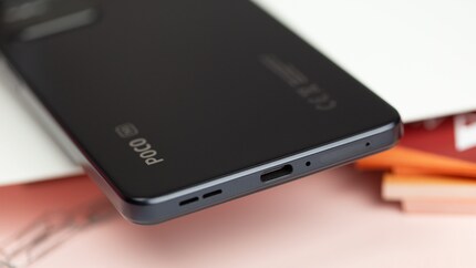 Kopfhöreranschluss gibt es keinen, dafür aber Stereolautsprecher. / © NextPit