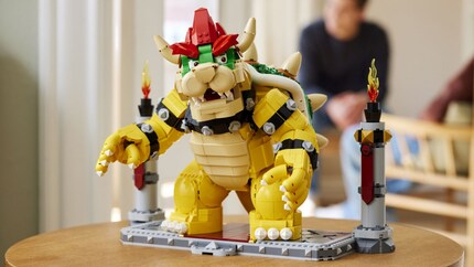 Die detailgetreue Lego-Reinkarnation der Riesenechse sieht dem Original zum Verwechseln ähnlich. Hilf uns, Marios Erzfeind zum Leben zu erwecken!
