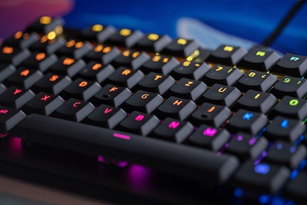 Die RGB-LED-Beleuchtung der Deathstalker V2 Pro TKL ist sehr gut.