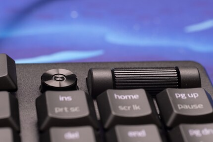 Das Lautstärkerad der Deathstalker V2 Pro TKL fühlt sich gut an.