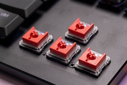 Die linearen, optischen Schalter der Deathstalker V2 Pro TKL lösen per Lichtschranke aus.