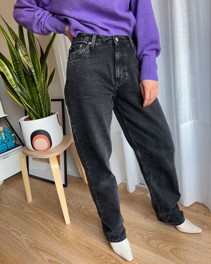 Die Waschung bildet einen schönen Kontrast zu grellen Farben.