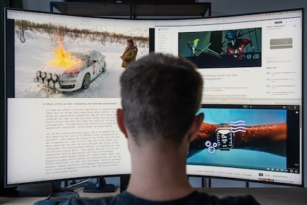 Sur l’Ark, j’ai certes beaucoup de place pour le multitâche, mais je ne veux pas me sentir constamment entouré d’un écran lorsque je travaille.