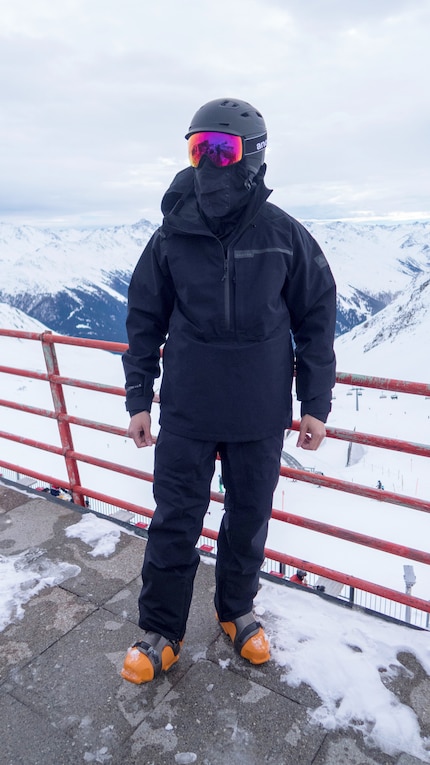 Burton Pillowline Anorak and Reserve Bib Pants.
