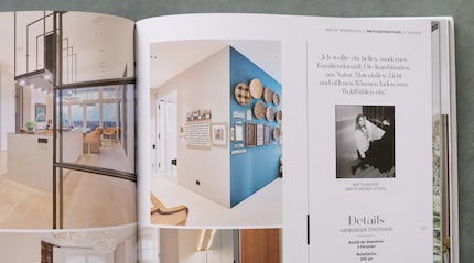 This is where gallery wall meets cluttercore. A combination of  decorative elements looks refreshing.