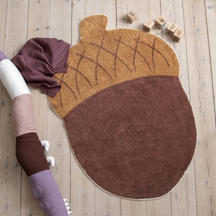 Children’s rugs or play mats are compact, making them suitable as tree underlays. Photo: Sebra