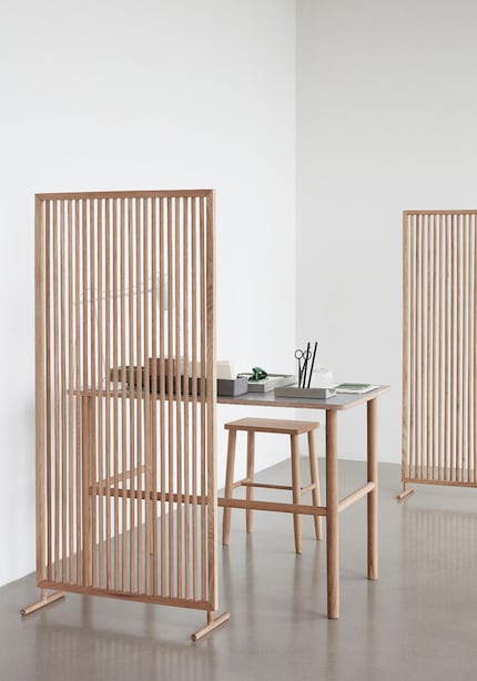 Dimensions : 70 x 25 x 140 cm | Matériau : bois de chêne | Photo : Hübsch