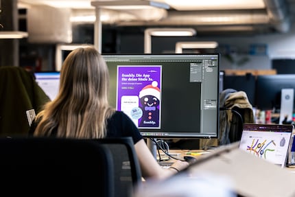 A quick glance over the shoulder: daily work at Galaxus Agency in the Zurich office.