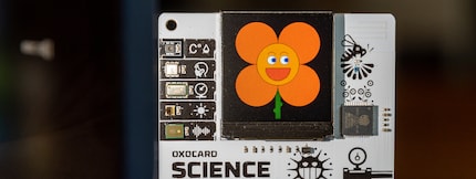 An LED illuminates the light sensor – the plant cheers up.