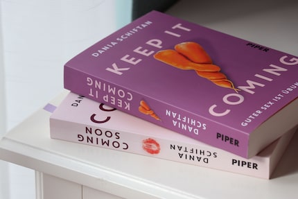 «Coming Soon» di Dania Schiftan è stato pubblicato nel 2018, seguito da «Keep It Coming» nel 2021.