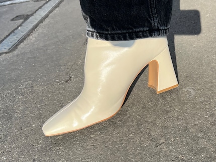 The stain eraser is able to wipe most of them away.