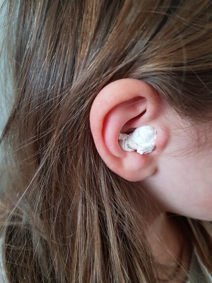 Dit dient ook zijn doel, maar goede gehoorbescherming is zeker beter.