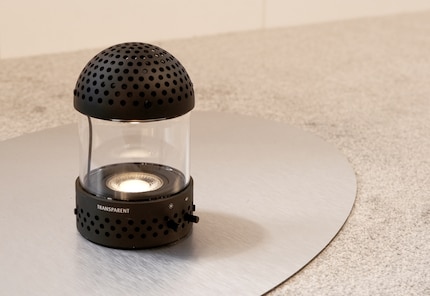 Un haut-parleur omnidirectionnel et une lanterne en un : le «Light Speaker» de Transparent.