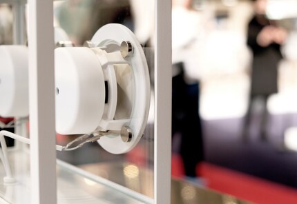 Darin kannst du zum Beispiel ein Wi-Fi-Modul oder Upgrade einbauen.