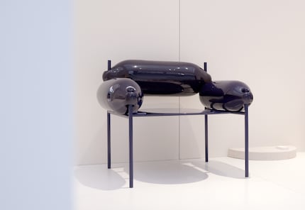 Ruft Sommergefühle hervor: Die Kissen vom Sessel «Drift Chair» werden wie ballonartige Fender aufgepustet.