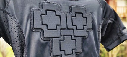 Chest protection courtesy of the Evoc Protector Shirt.