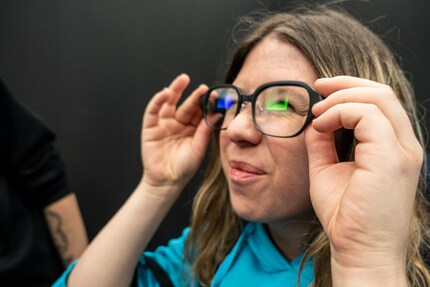 The glasses are comfortable to wear, but I’d need corrected lenses for a sharp picture.