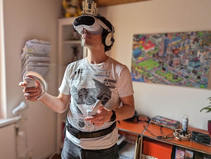 In Verbindung mit VR wie der Pico 4 stört besonders, dass die integrierten Lautsprecher nicht verwendet werden können.