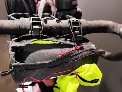 Il existe d’innombrables tailles de sacoches pour vélos : par exemple de Jack Pack, au format XS pour le guidon.