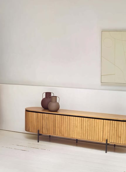 Dimensioni: 43,5 x 200 x 55 cm | Materiale: legno di acacia, MDF, metallo | Immagine: Kave Home