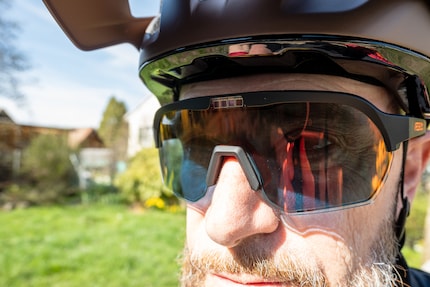 Les panneaux solaires d’Optray fournissent l’énergie nécessaire aux lunettes.