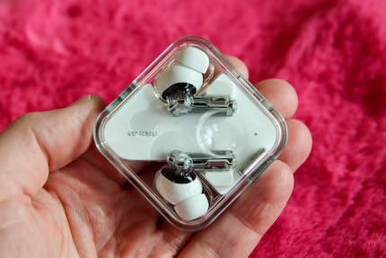 The playful indentation for the thumb’s still there.