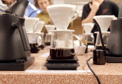 ... bis hin zum Brühen lernst du alles in der Masterclass des Zürcher Cafés Miró.