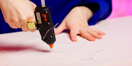 Prima di tutto, gli stampi vengono sparati su carta da forno «» .