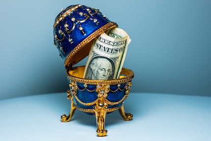 Ecco quanto è piccolo un uovo Fabergé.