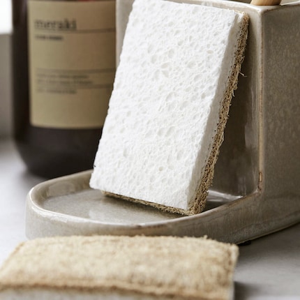 Scouring sponges in desaturated colours hardly stand out.