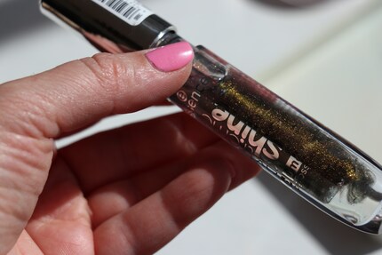 Mi piace il colore. Sono sicura che non lo troverò in nessun negozio.