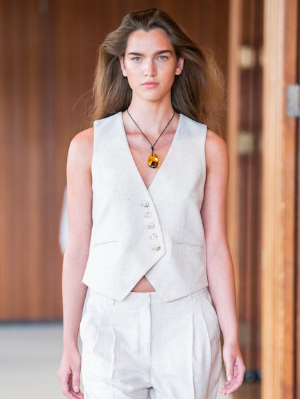 Who would’ve thought that a cord necklace could look as elegant as this one by Scandi brand The Garment?