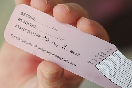 On the card, you can record the start date and the results.