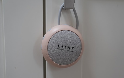 Le Snoozy est petit, léger et facile à accrocher.