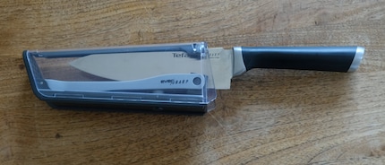 La dent en haut de la lame est parfois gênante lors de la découpe.