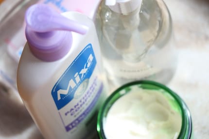 Il balsamo per il corpo Panthenol Comfort di Mixa è perfetto per chi soffre di allergie.