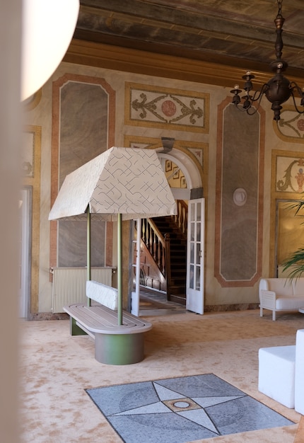 Alle Farben spielen mit den «Tennisfarben»: Weiss und Terrakotta.