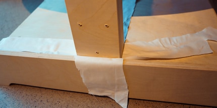 Etape 2 : placer le support de roue sur le tissu.