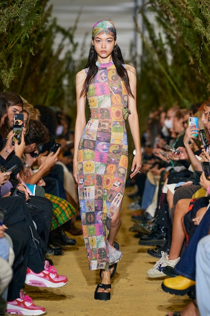 Les modèles à plateforme, comme celui-ci de Coperni, sont particulièrement appréciés en ce moment.